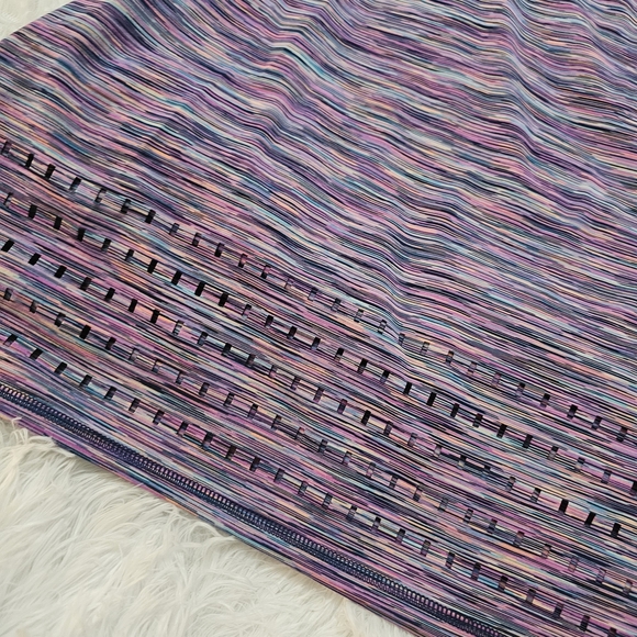 Livi Active Purple and Pink Patterned Tank Top Size 18/20 Plus Size Pattern Gem - Picture 4 of 9